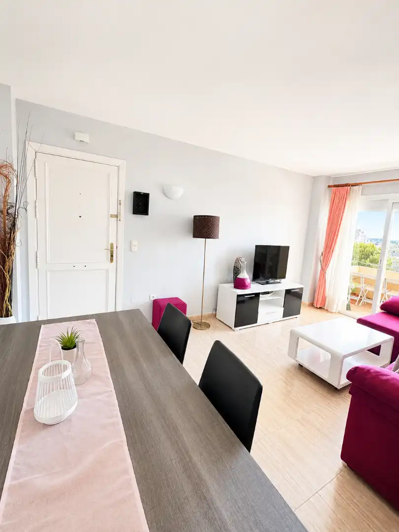 Sala d'estar de Pis en venda en Benalmádena amb Aire condicionat, Terrassa i Moblat