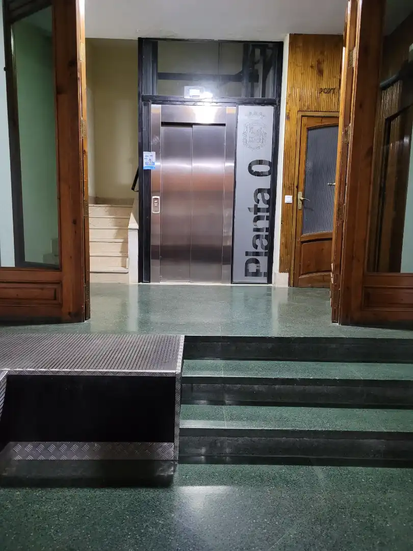 Oficina de lloguer en Casco Antiguo