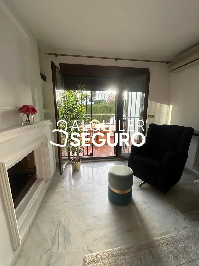 Sala d'estar de Casa o xalet de lloguer en La Zubia amb Aire condicionat, Calefacció i Terrassa