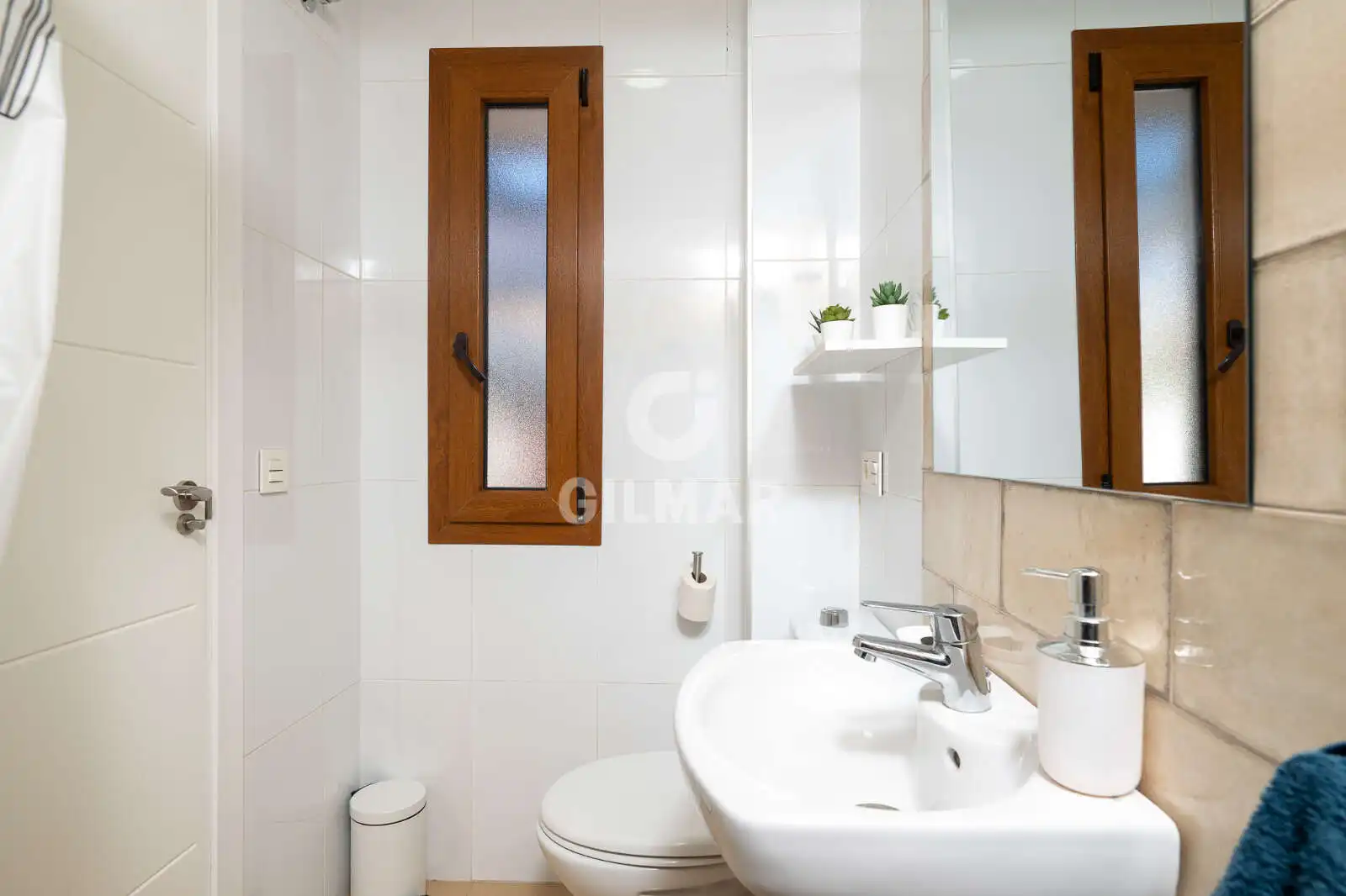 Bathroom of Detached homes for sale in Chiclana de la Frontera  with Private garden, Swimming Pool and Furnished
