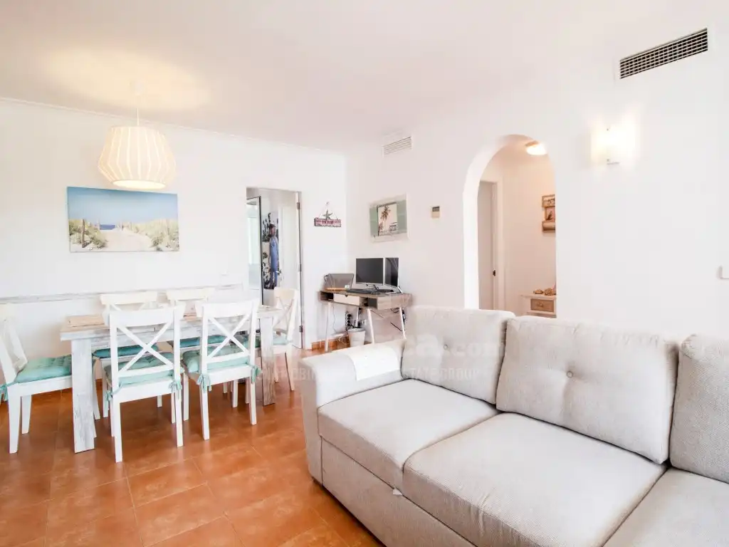 Sala de estar de Apartamento en venta en Es Mercadal con Terraza, Piscina y Piscina comunitaria