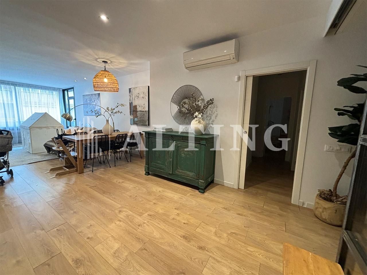 Exterior view of Flat to rent in  Barcelona Capital  with Air Conditioner, Heating and Parquet flooring