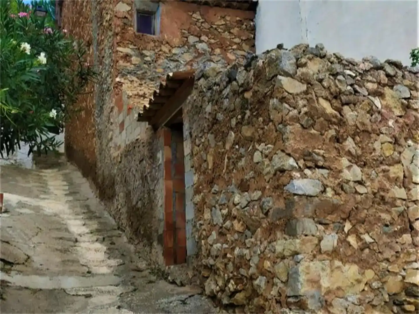 Vista exterior de Casa adosada en venda en Cirat