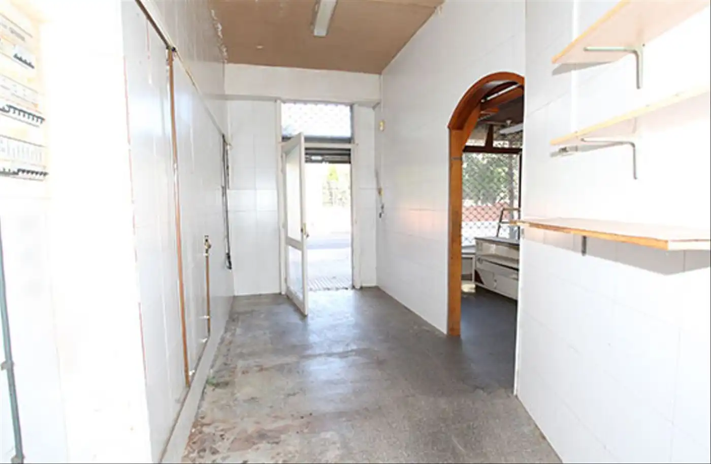 Commercial properties for sale in Terrassa  with Air Conditioner, Heating and Furnished