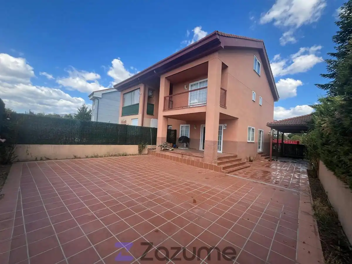 Casa con terrazza in affitto a C. del Parque