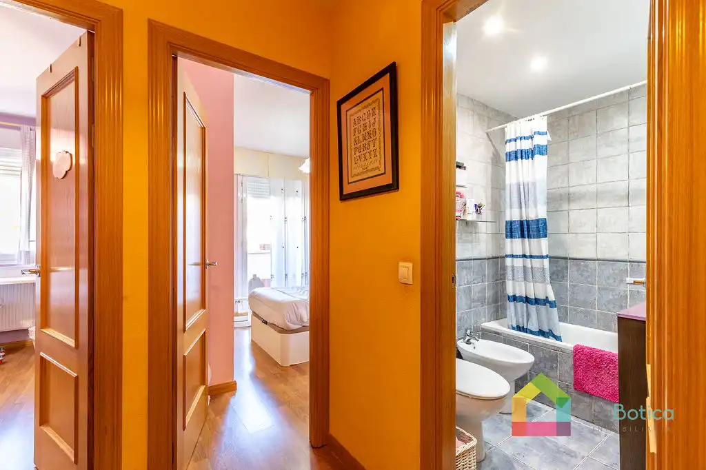 Bathroom of Detached homes for sale in Toledo  with Air Conditioner, Heating and Terrace