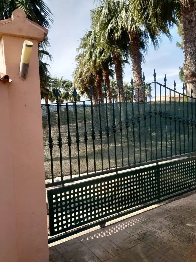 Vista exterior de Finca rústica en venda en La Ràpita amb Aire condicionat, Calefacció i Jardí privat