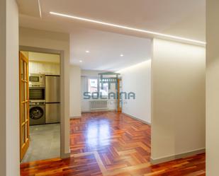 Apartament de lloguer en Ourense Capital  amb Calefacció, Parquet i Traster