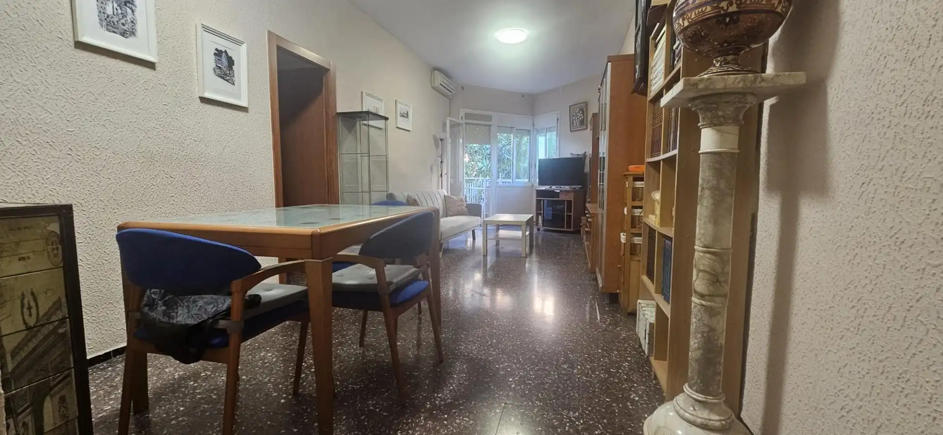 Sala d'estar de Pis en venda en Barcelona amb Aire condicionat i Balcó