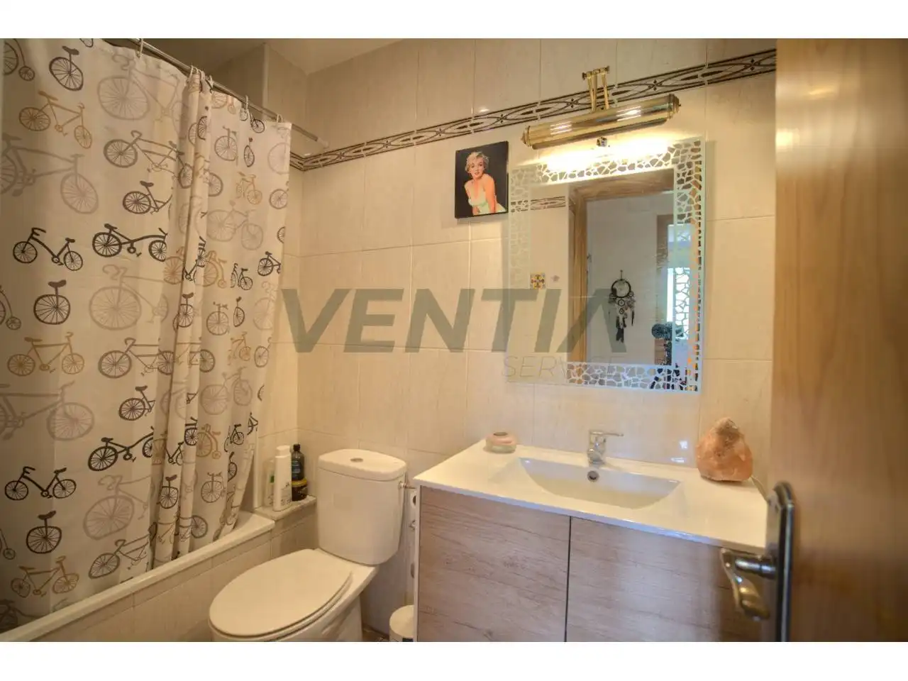 Baño de Dúplex en venta en Berga con Calefacción, Trastero y Balcón