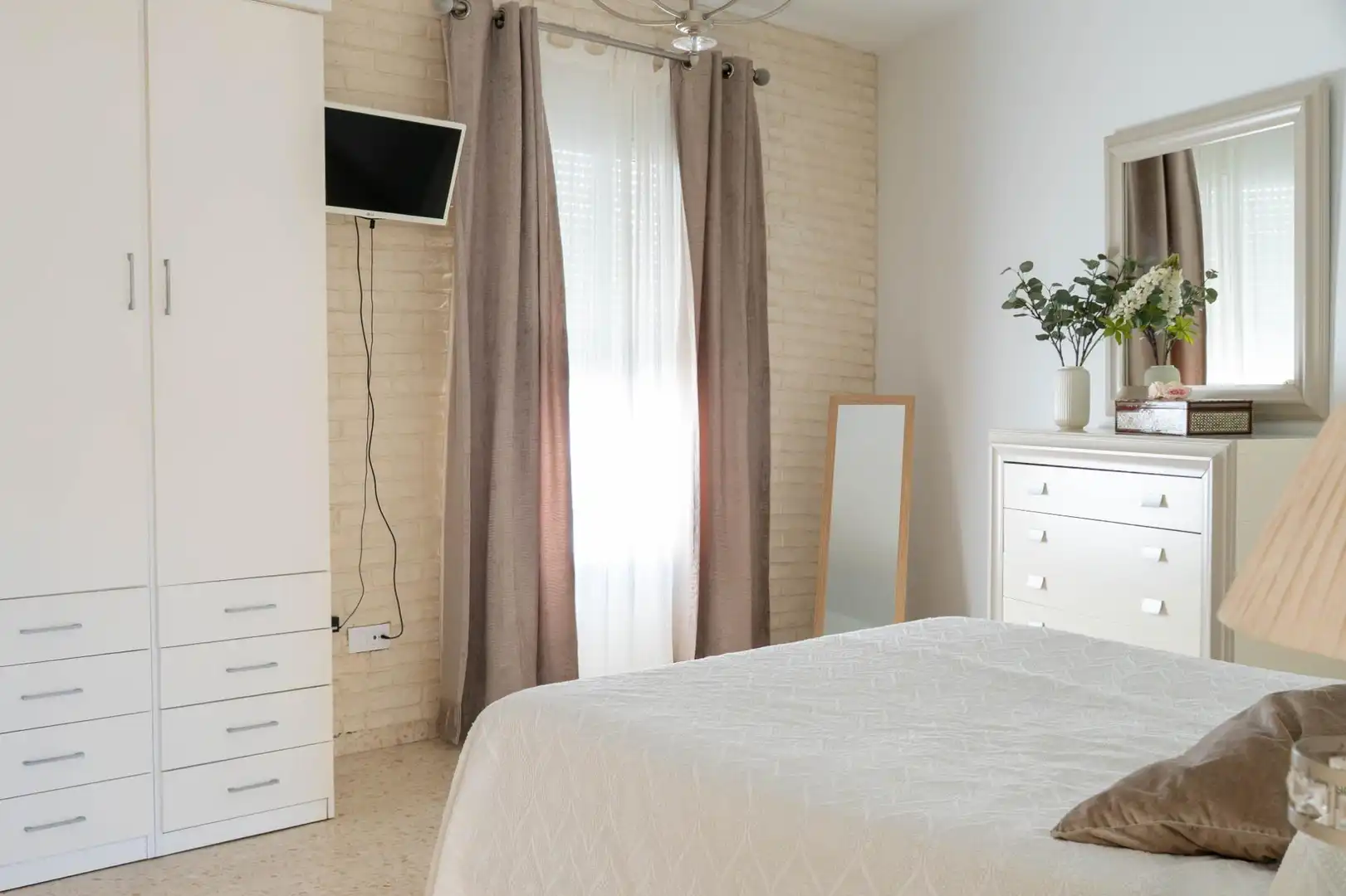 Bedroom of Houses for sale in Carrión de los Céspedes  with Air Conditioner and Heating