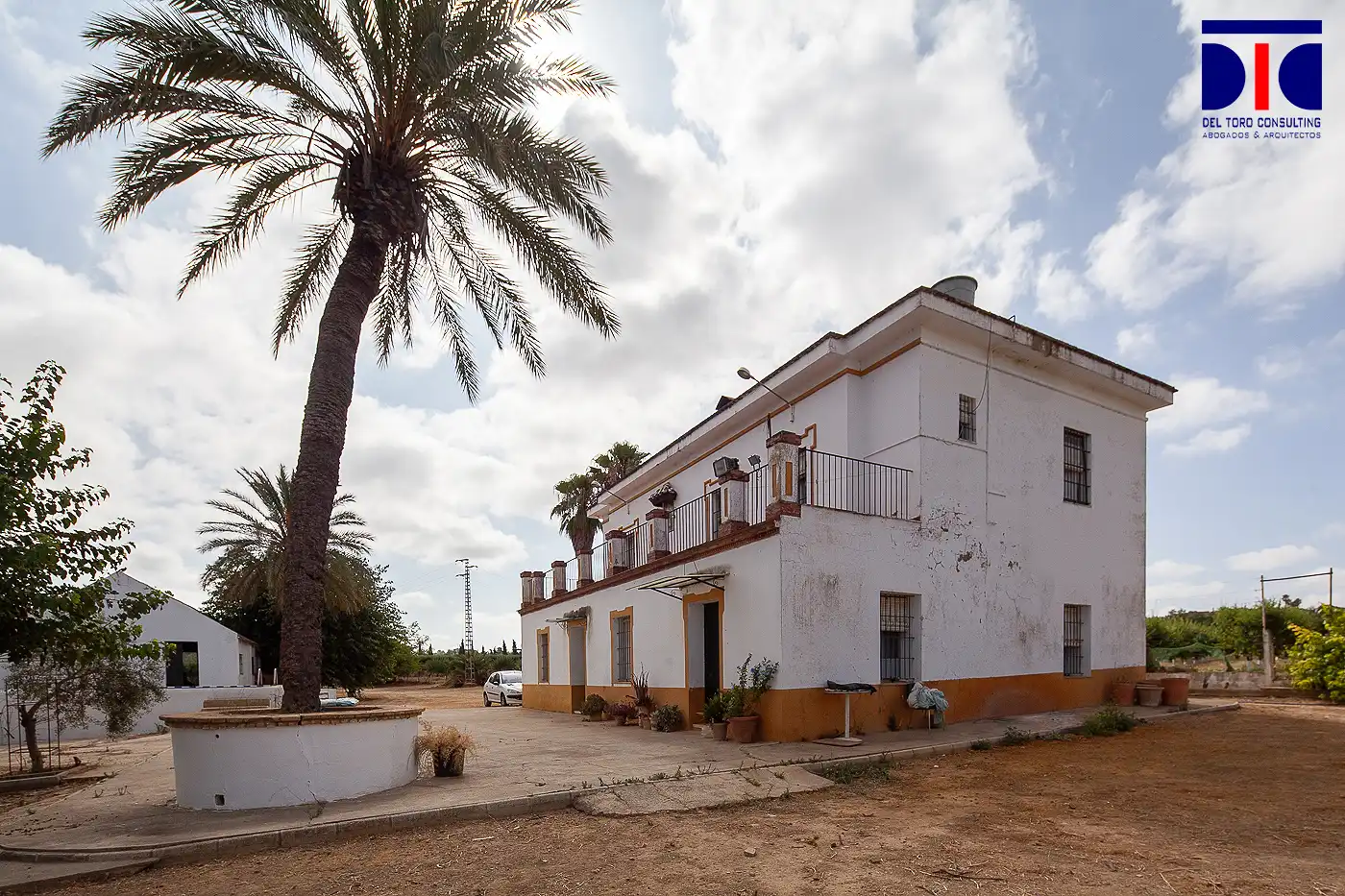 Vista exterior de Finca rústica en venta en Carmona con Jardín privado, Terraza y Piscina