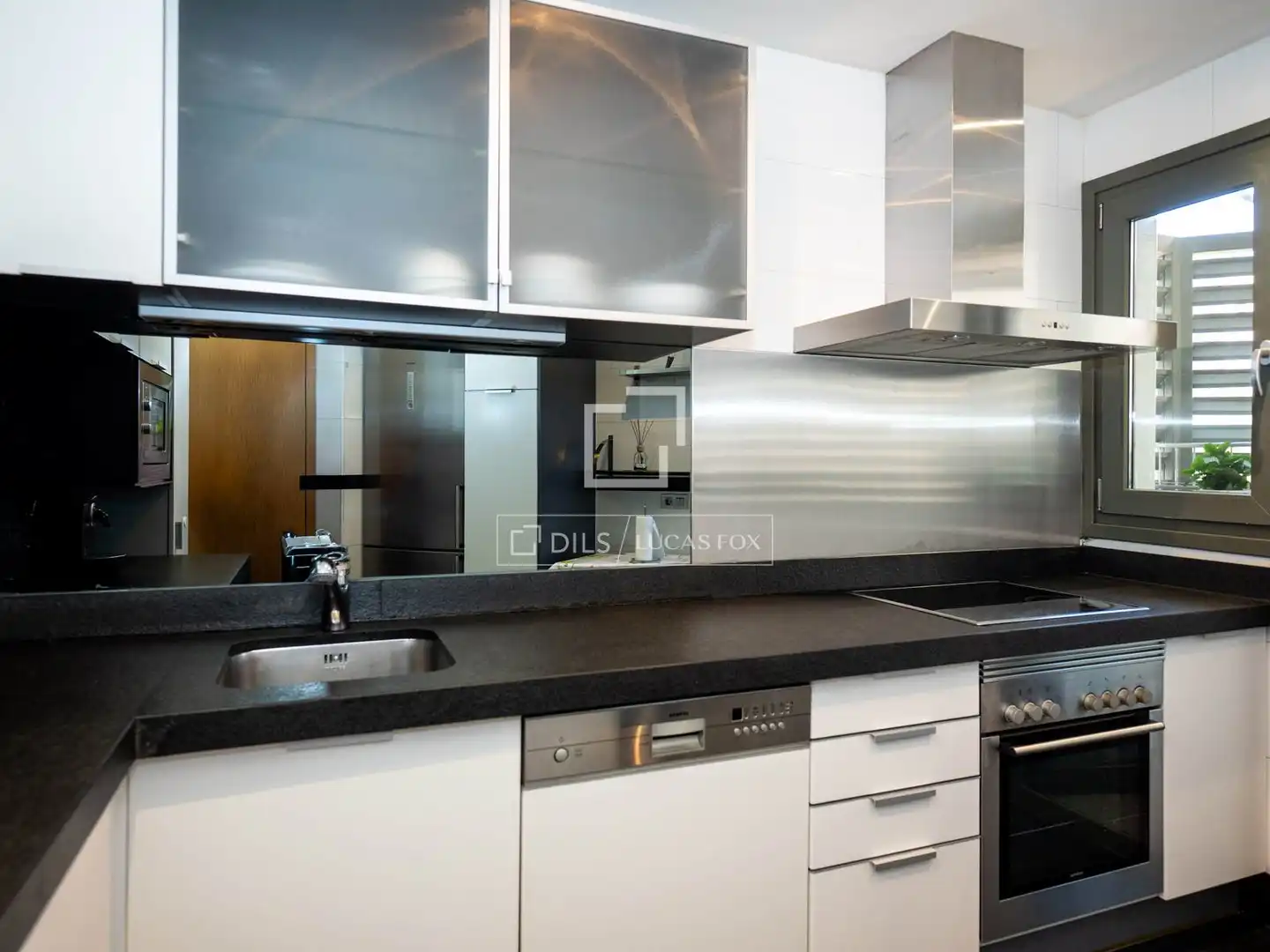 Kitchen of Flat for rent in Madrid  with Air Conditioner, Heating and Private garden