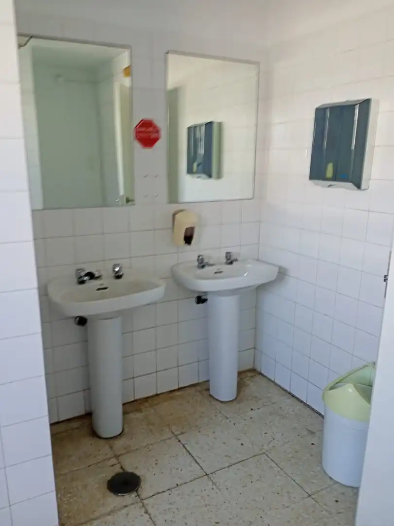 Badezimmer von Büro zur Miete in Arafo
