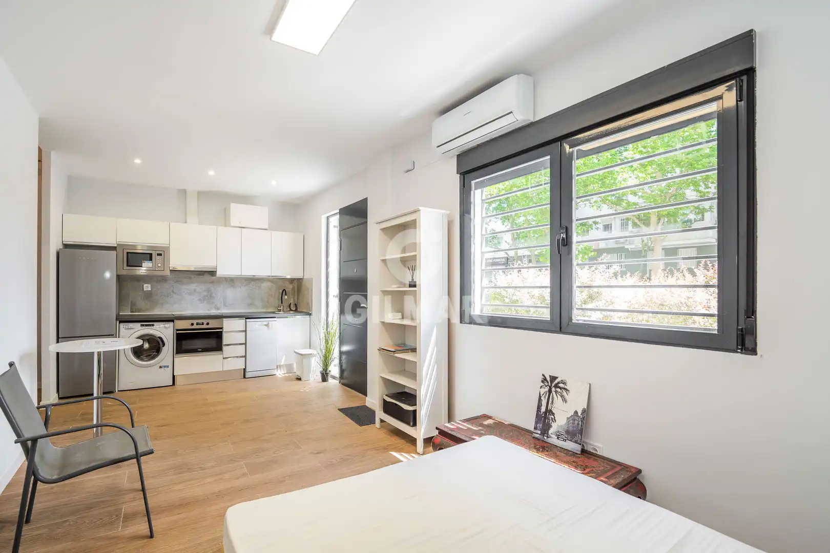 Dormitori de Apartament en venda en Madrid amb Calefacció