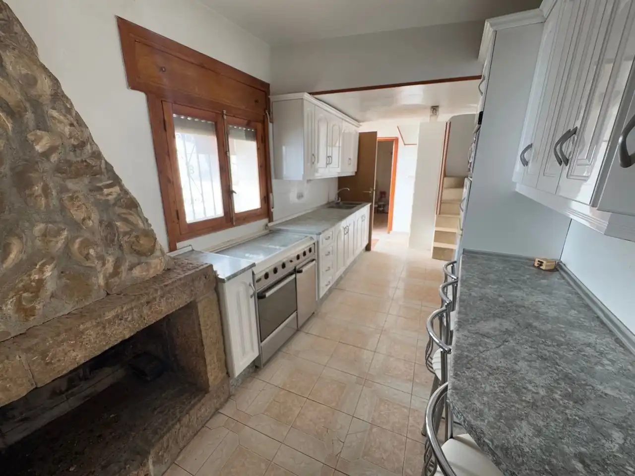 Country homes for sale in Serón