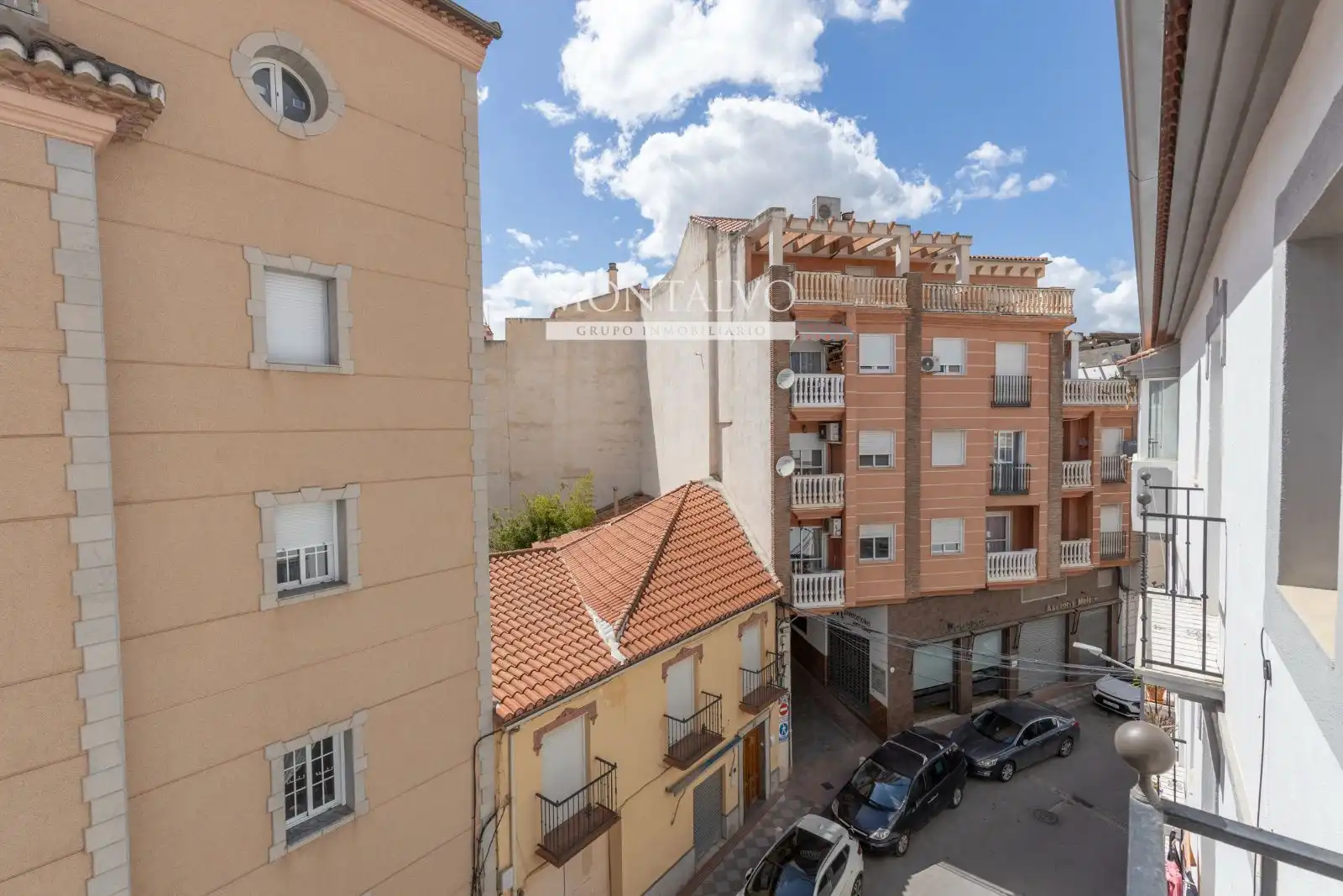 Vista exterior de Ático en venta en Atarfe con Aire acondicionado, Calefacción y Terraza