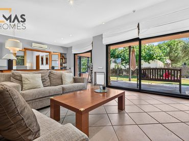 Villa mit Balkon zum Verkauf in Carrer Vallès