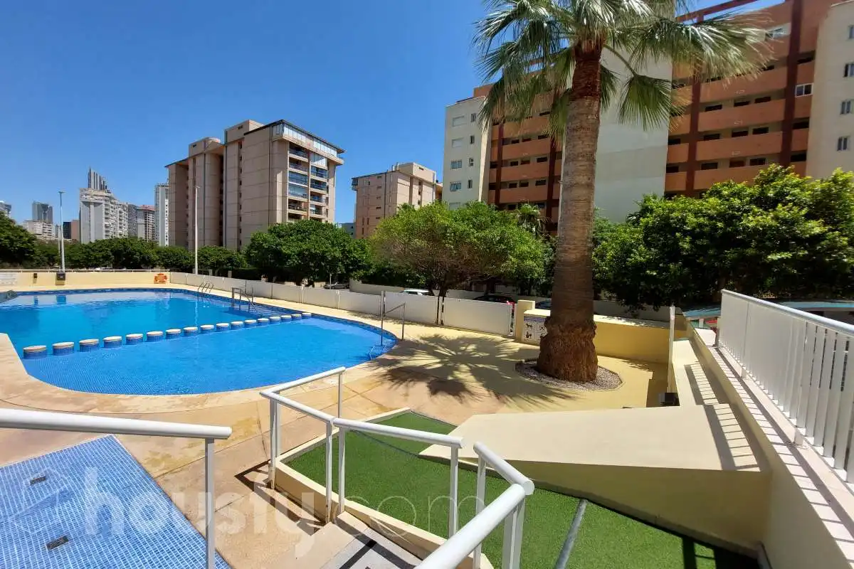 Piscina de Pis en venda en Villajoyosa / La Vila Joiosa amb Aire condicionat, Jardí privat i Terrassa