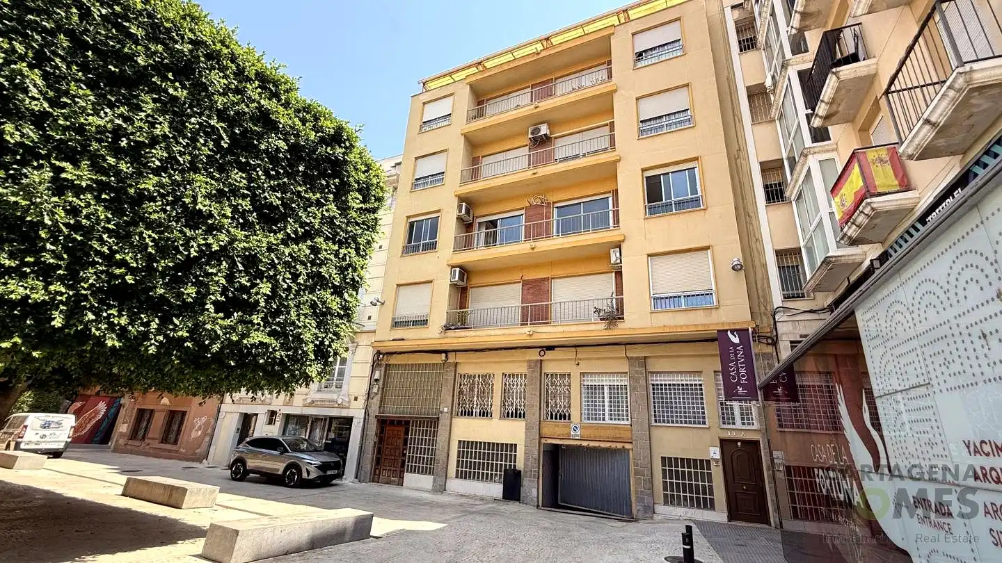 Vista exterior de Pis en venda en Cartagena amb Traster i Balcó