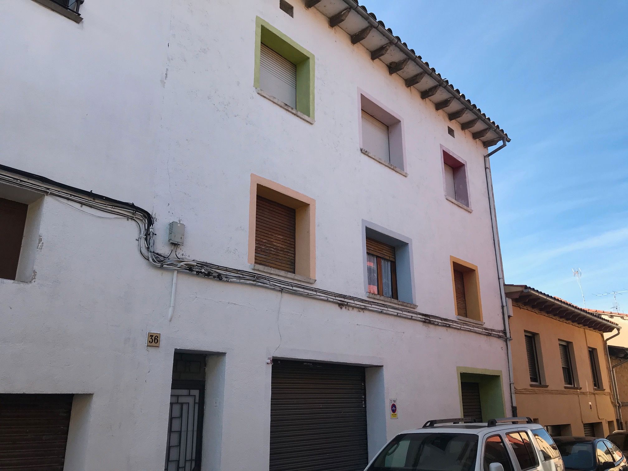 Vista exterior de Pis en venda en L'Esquirol