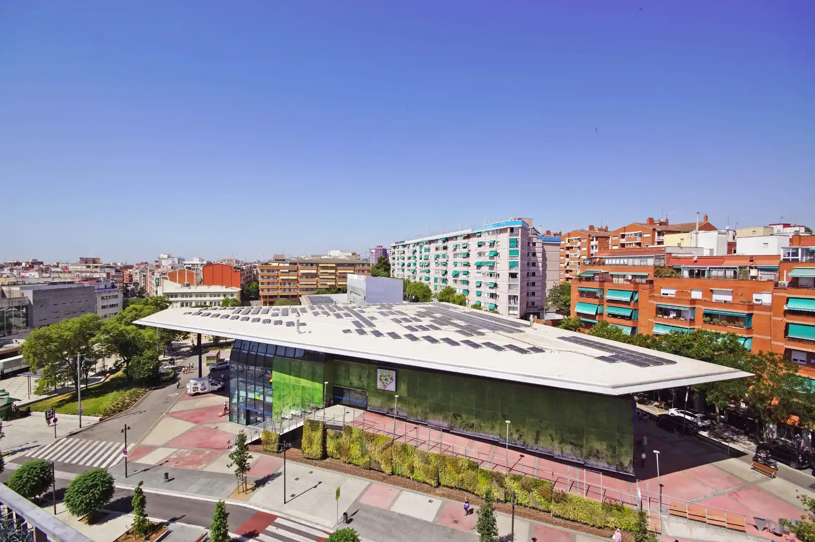 Exterior view of Attic for sale in L'Hospitalet de Llobregat  with Parquet flooring, Terrace and Balcony