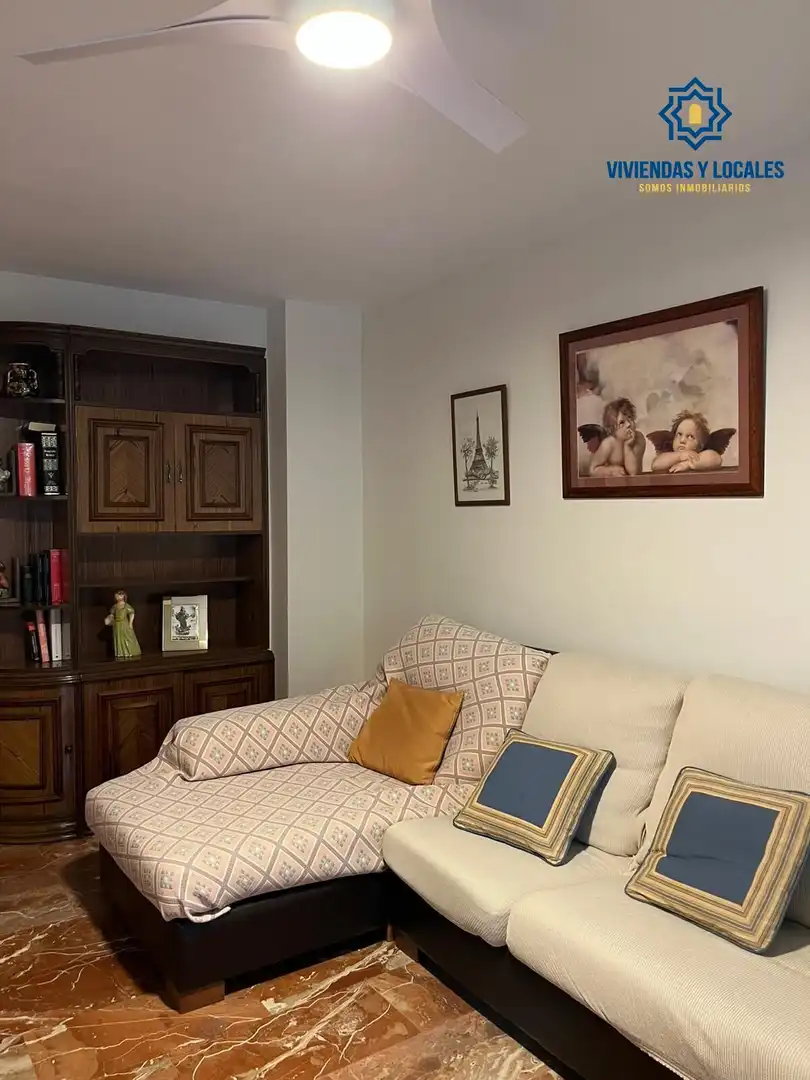 Sala de estar de Piso de alquiler en Granada con Aire acondicionado, Amueblado y Balcón