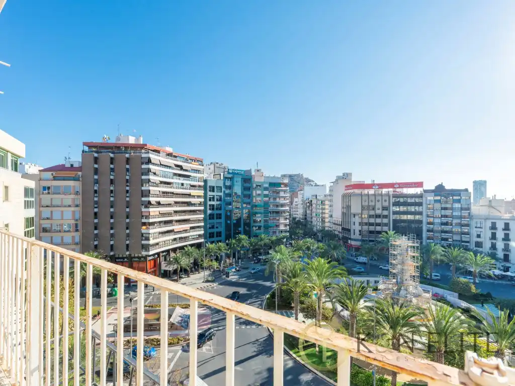 Àtic amb ascensor en venda a Plaza Luceros De Los, imagen 2