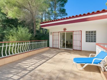 Casa con jardín en venta en Urbanizacion Rosamar 121