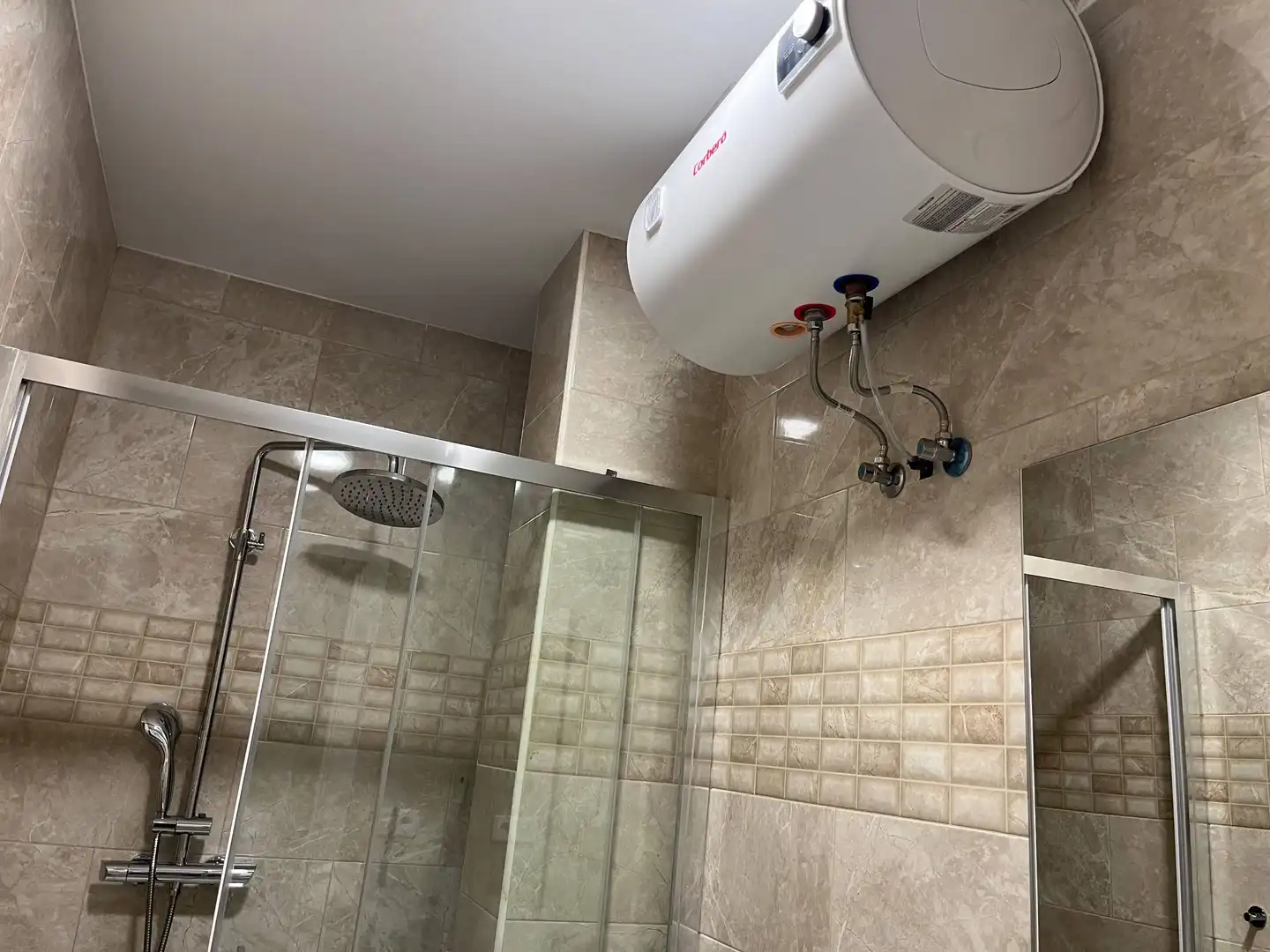 Baño de Estudio de alquiler en Alcobendas con Aire acondicionado y Calefacción