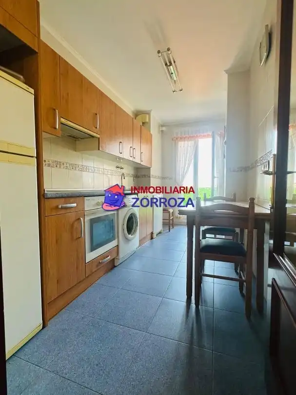 Cocina de Piso en venta en Castro-Urdiales con Calefacción, Jardín privado y Piscina