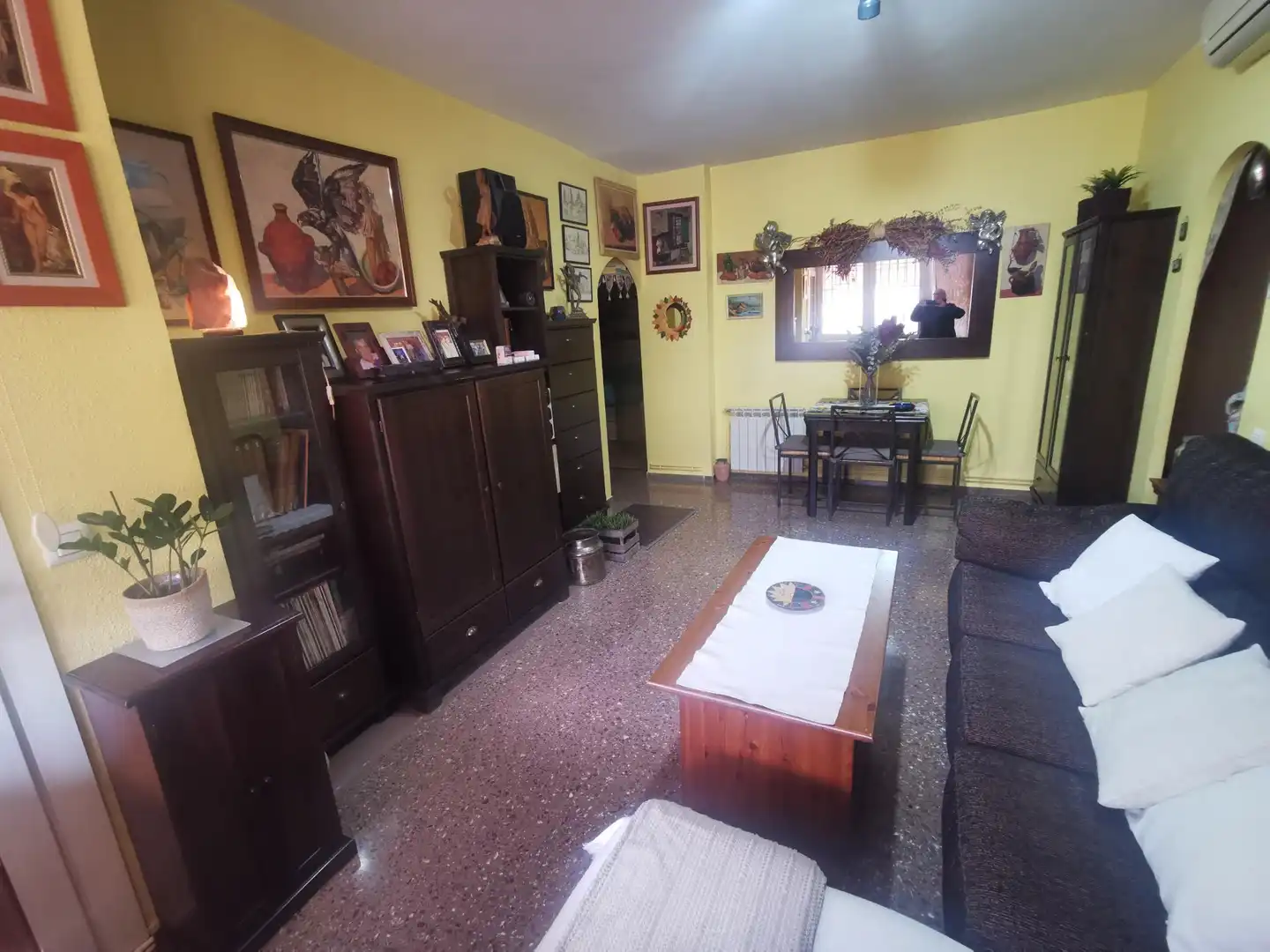 Living room of Flat for sale in Cornellà de Llobregat  with Air Conditioner, Heating and Terrace