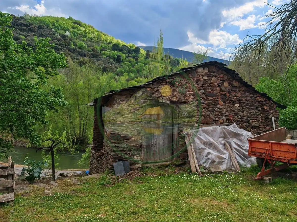 Exterior view of Detached homes for sale in Puente de Domingo Flórez