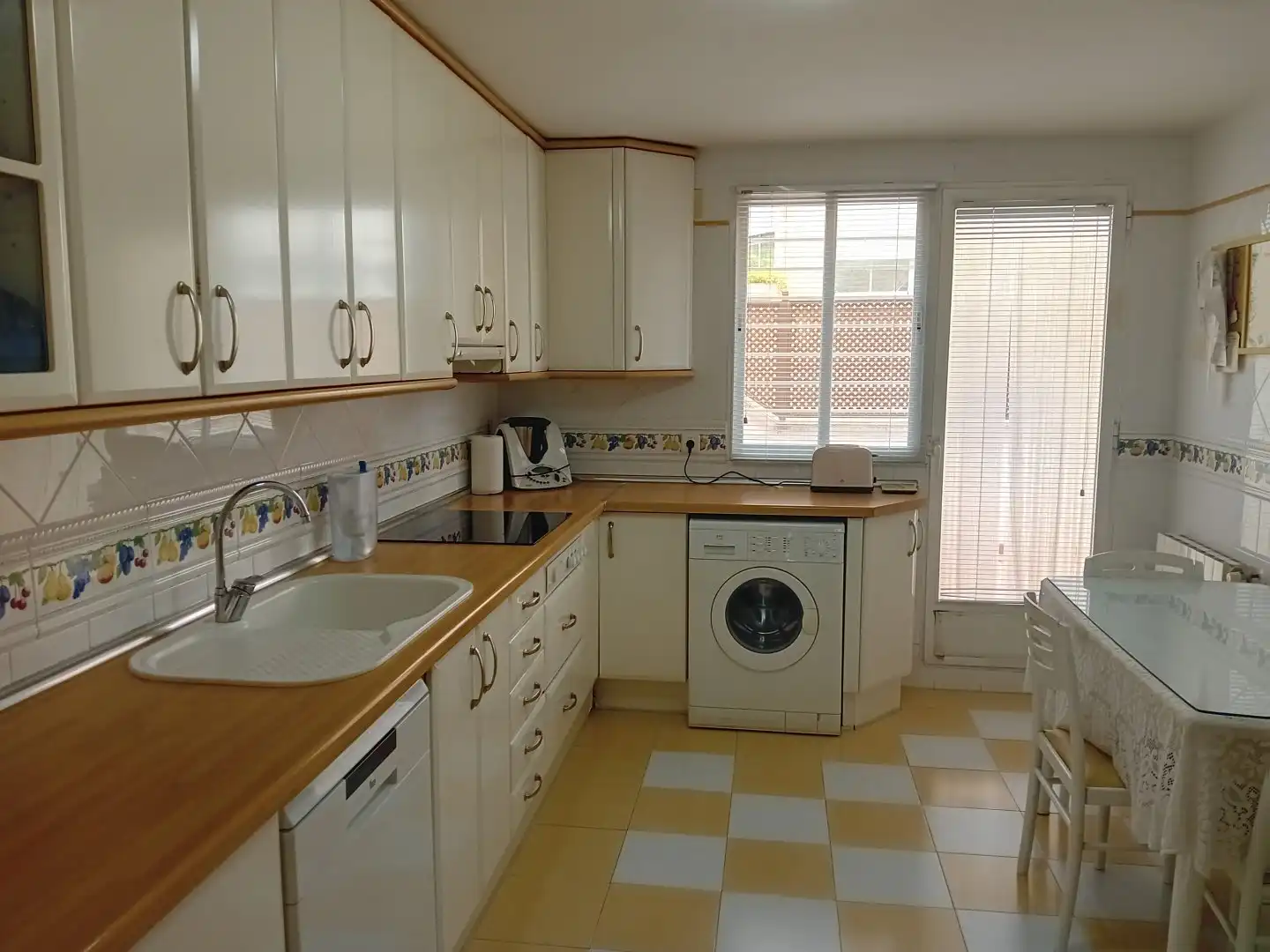 Cuina de Casa o xalet en venda en Ciudad Real amb Aire condicionat, Calefacció i Terrassa