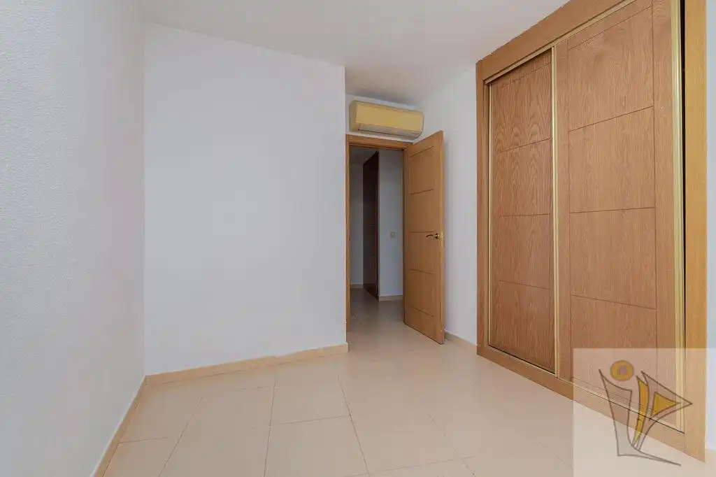 Bedroom of Flat for sale in Madrid
