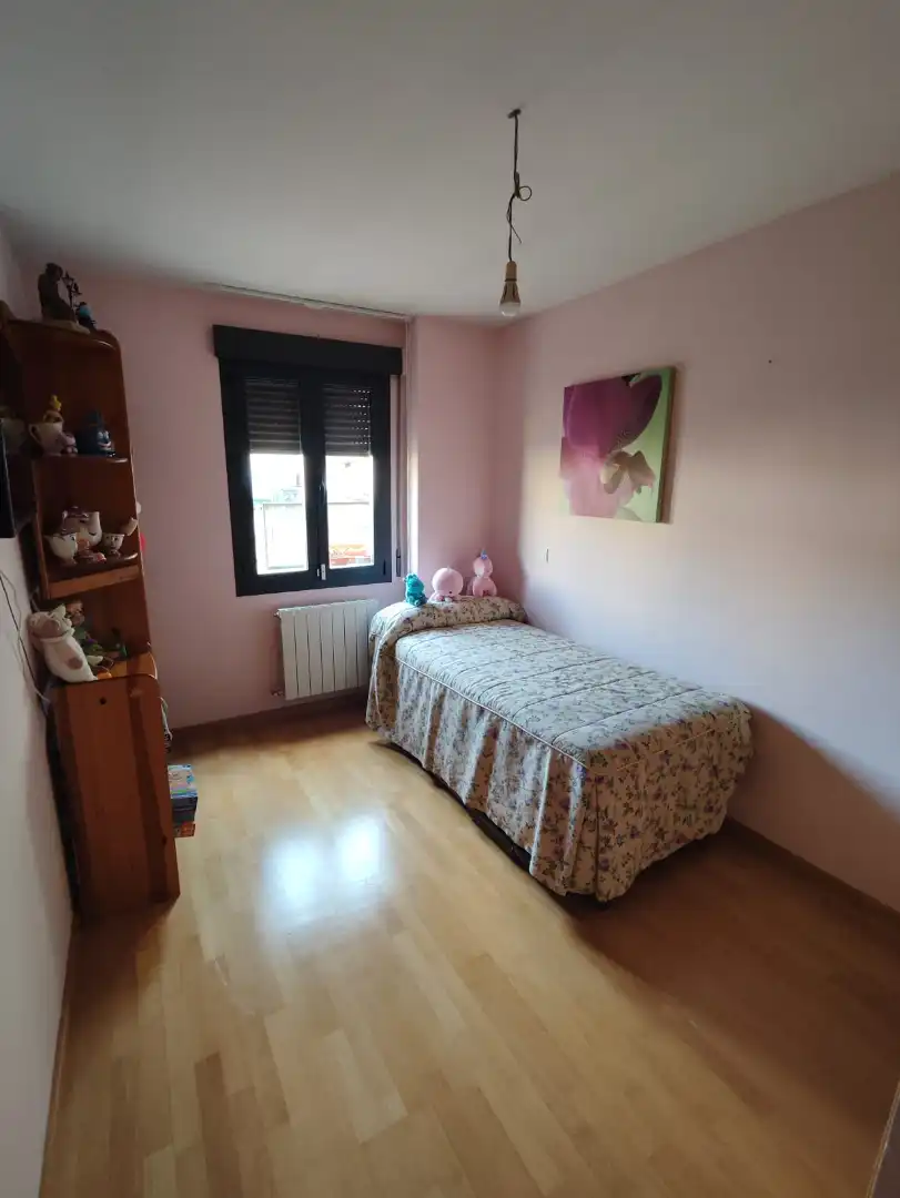 Habitación de Piso en venta en Peñafiel con Calefacción, Parquet y Terraza