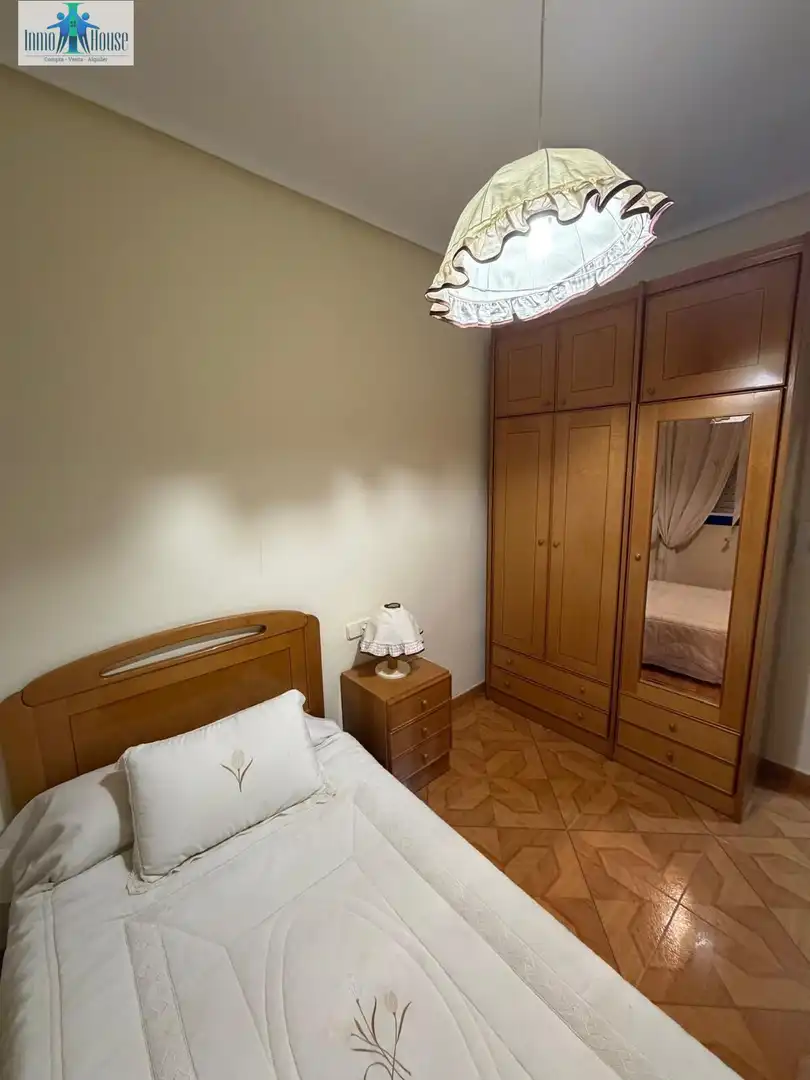 Flat for rent in Feria
