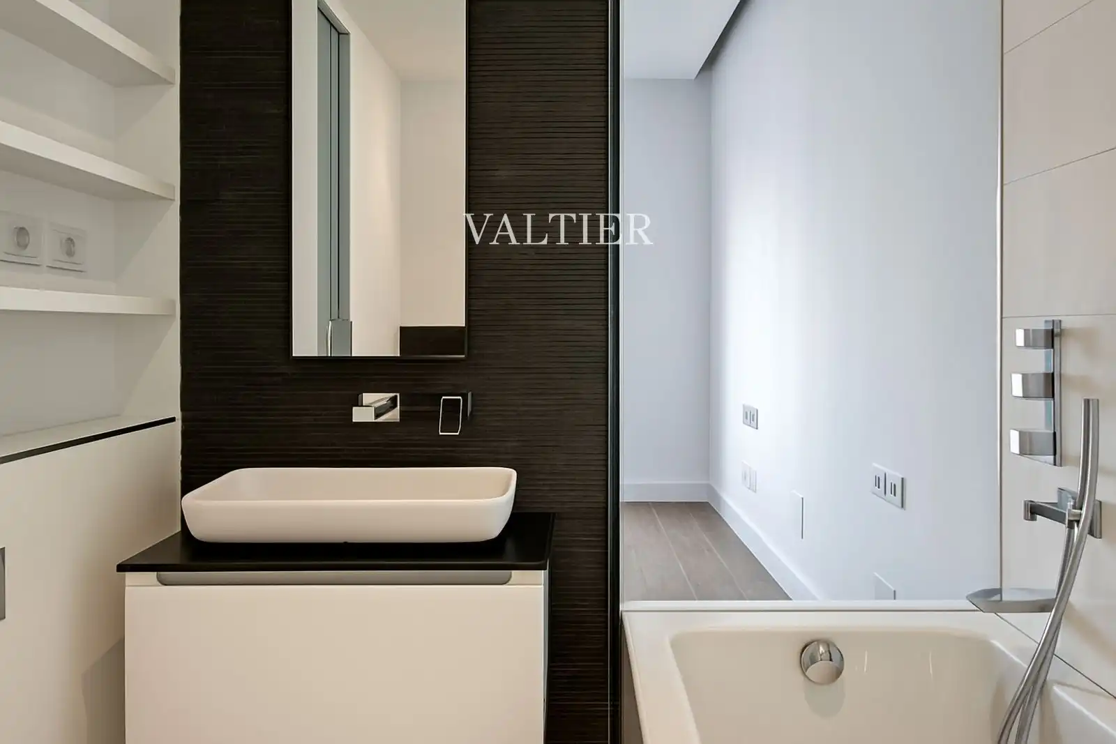 Badezimmer von Wohnung zum Verkauf in Madrid mit Klimaanlage, Heizung und Terrasse