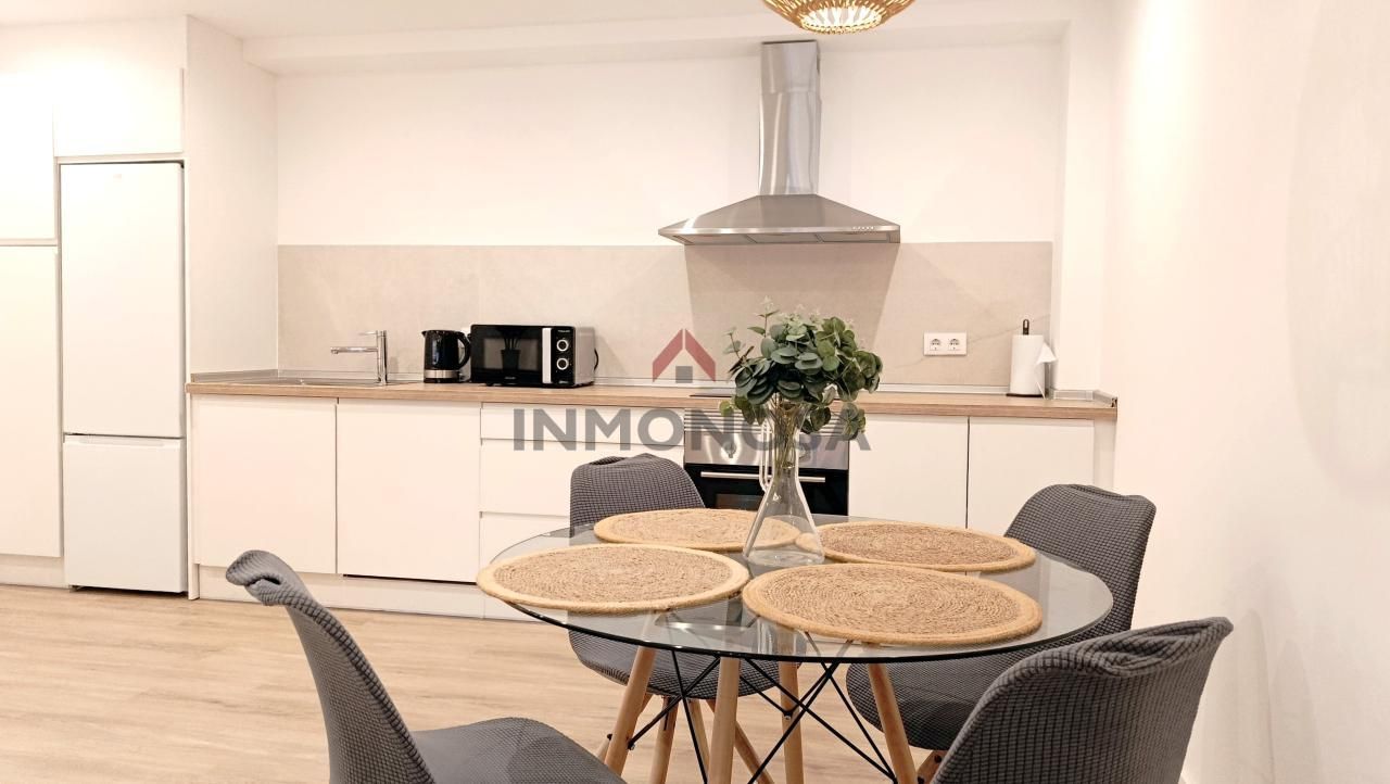 Cuina de Loft de lloguer en Ferrol amb Calefacció i Moblat