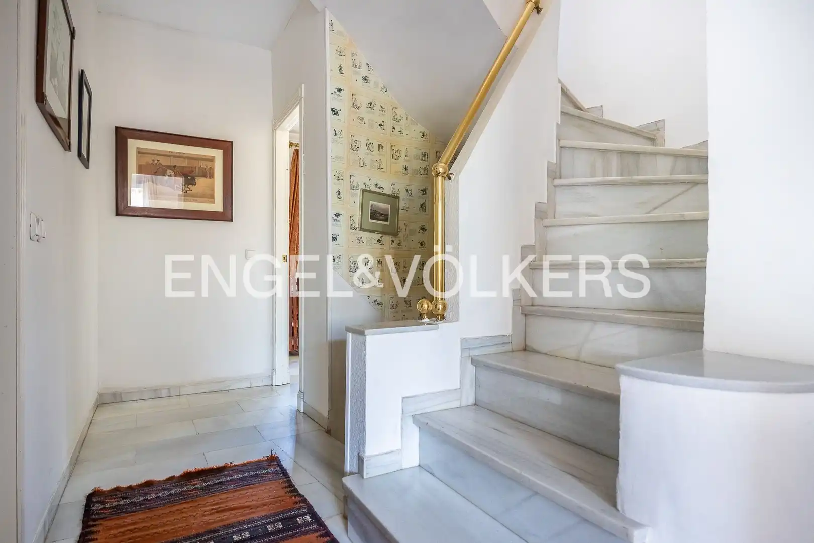 Houses for sale in Sevilla  with Air Conditioner, Heating and Private garden