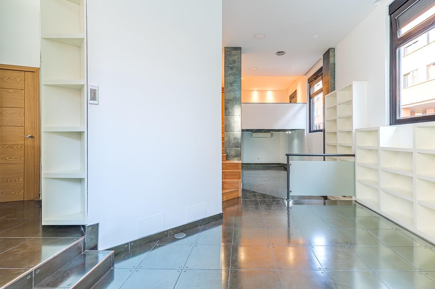 Piso en venta en  Madrid Capital con Aire acondicionado, Terraza y Trastero