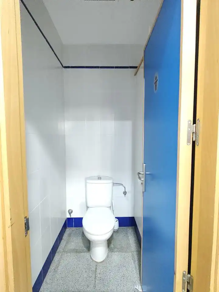 Badezimmer von Fabrikhallen zur Miete in Ibi