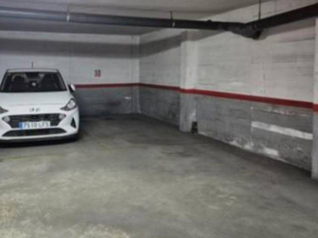 Garaje en Alquiler en Carrer de les Tres Eres, 3 en Casc Antic - Nou Cambrils