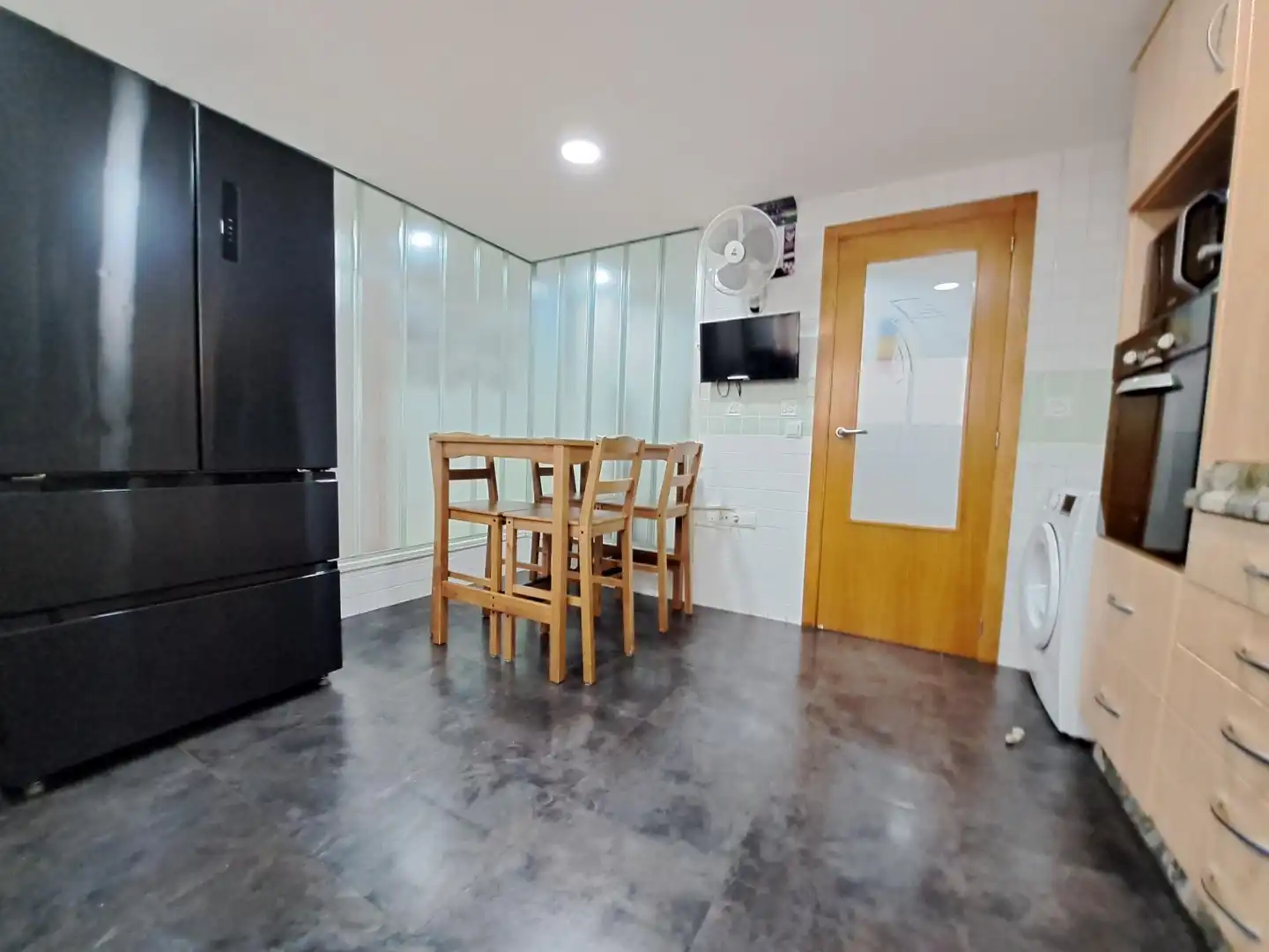 Wohnung zum Verkauf in Alzira mit Klimaanlage und Balkon