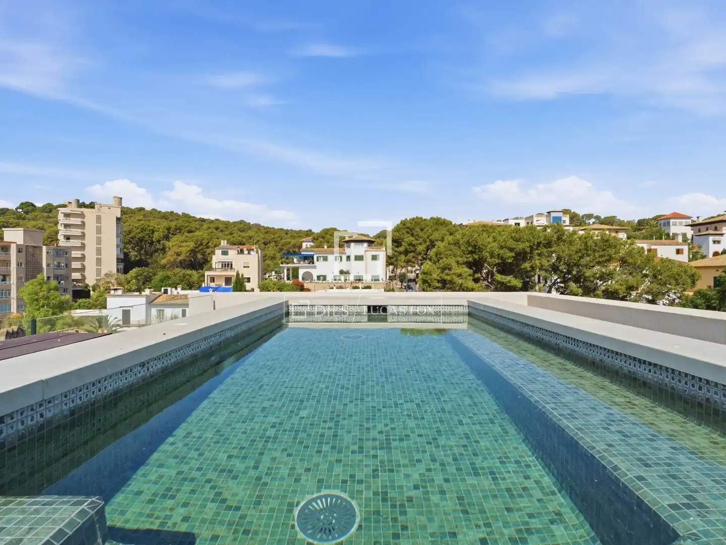 Ático con piscina en venta en Ponent