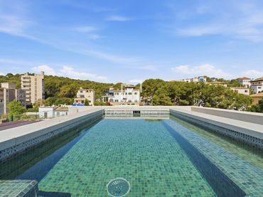 Àtic amb piscina en venda a Ponent