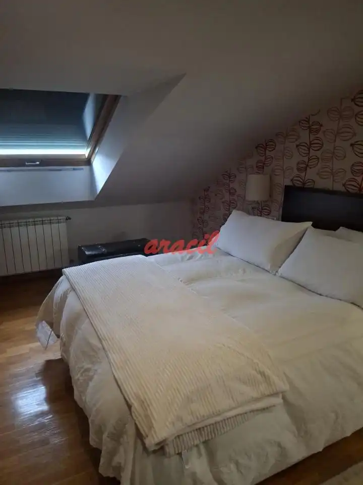Habitación de Dúplex en venta en Ourense Capital  con Calefacción y Amueblado