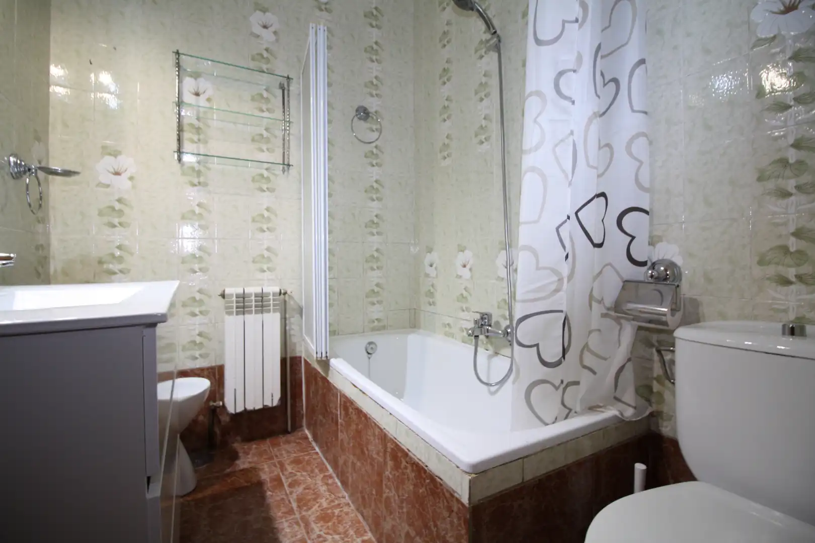 Baño de Piso de alquiler en Valladolid con Amueblado, Lavadora y Microondas