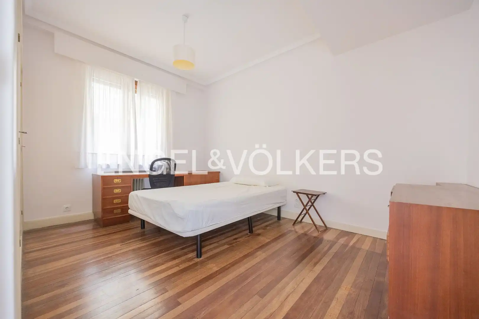 Habitación de Piso en venta en Bilbao  con Calefacción, Terraza y Trastero