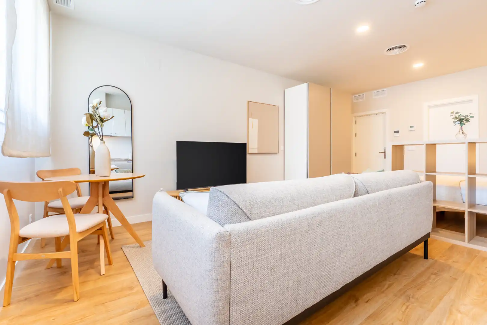 Study for rent in Avenida de las Ciencias, 39, Colores - Entreparques